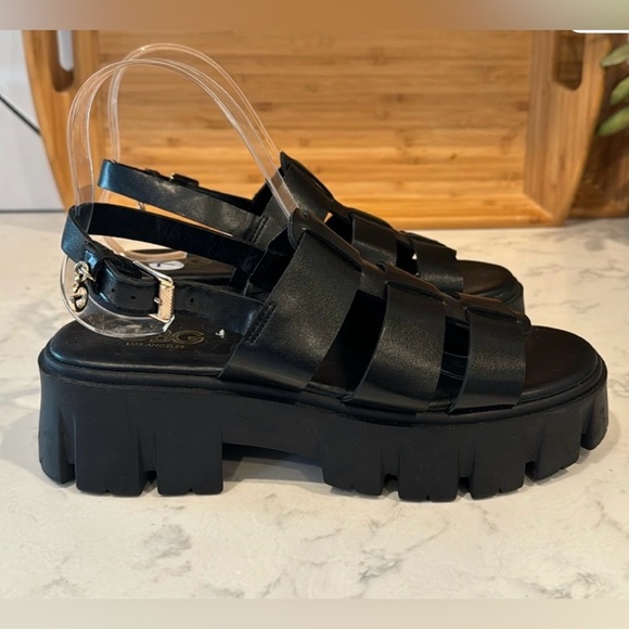 GBG Los Angeles Shoes - GBG Los Angeles black chunky Platform sandal grunge punk minimalist 
Size 9M